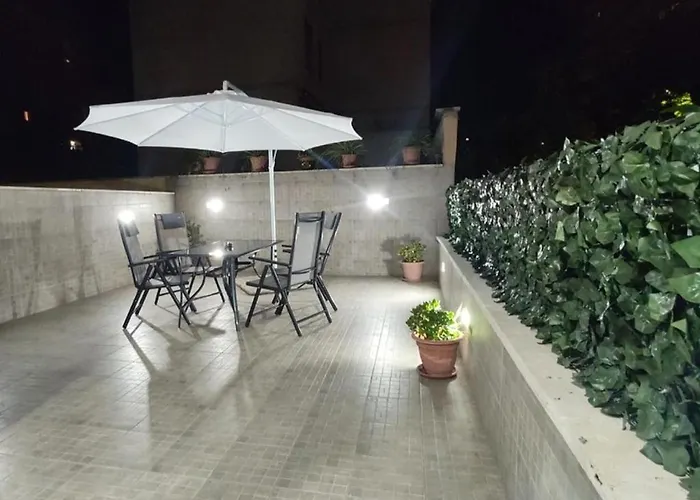 Appia Purple Terrace Apartment In Rome